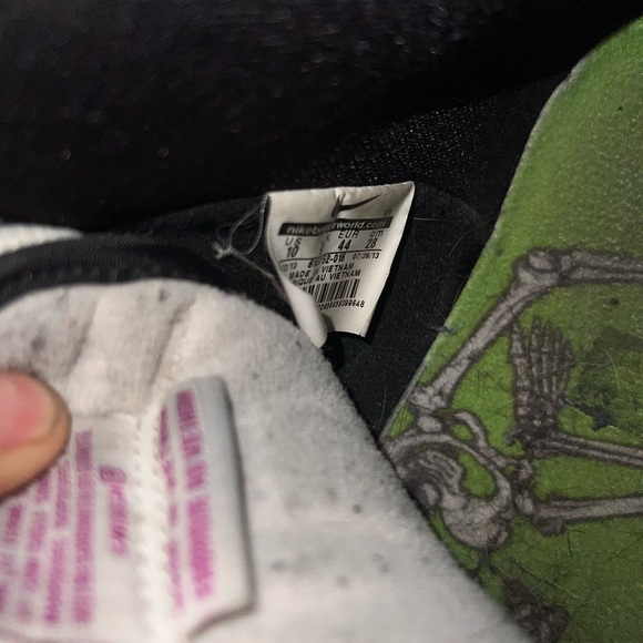 Nike “Send Help” Dunk’s - Picture 8 of 10